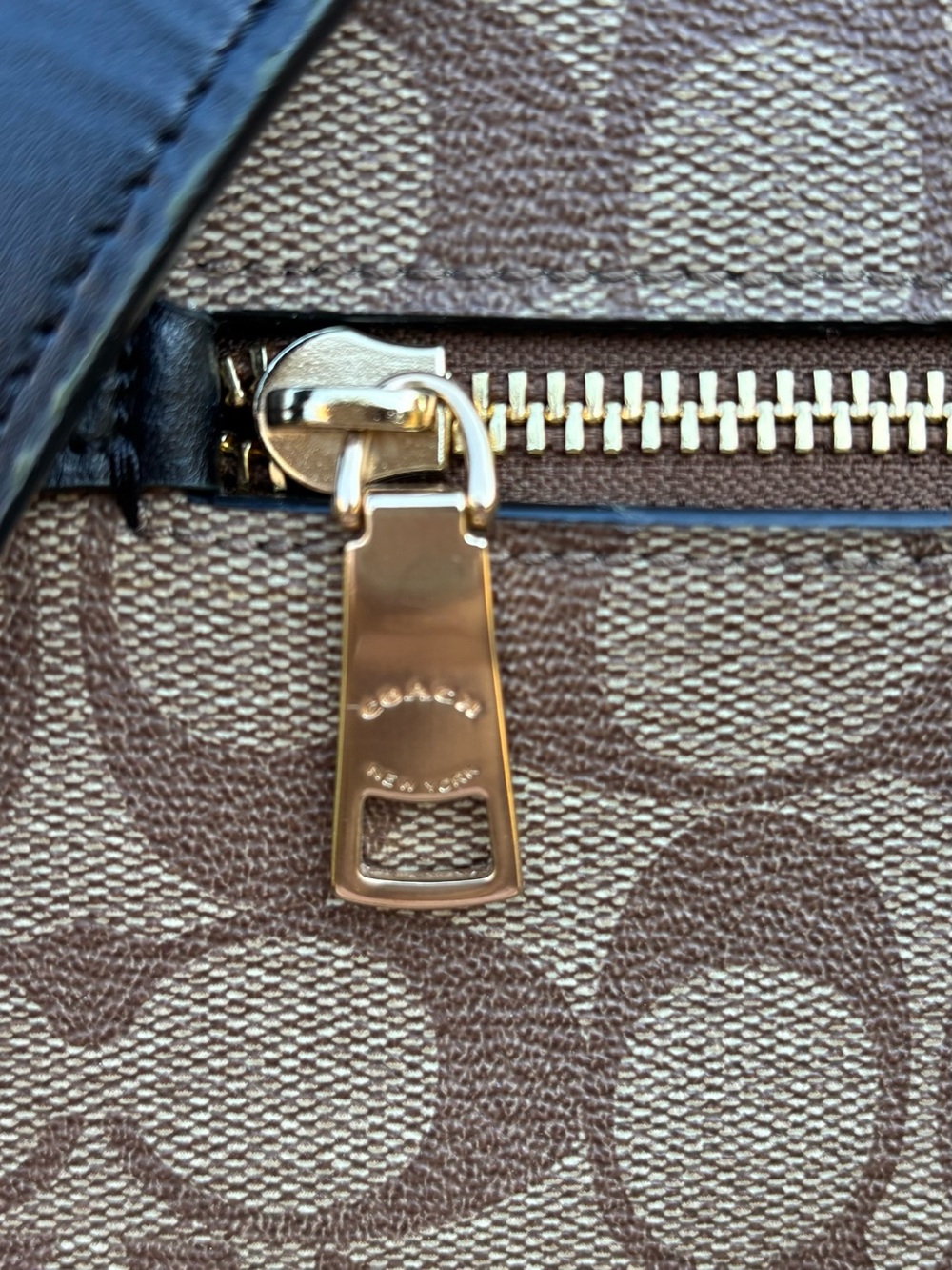 Coach Signature Tote Brown With Leather Charm - Picture 9 of 10